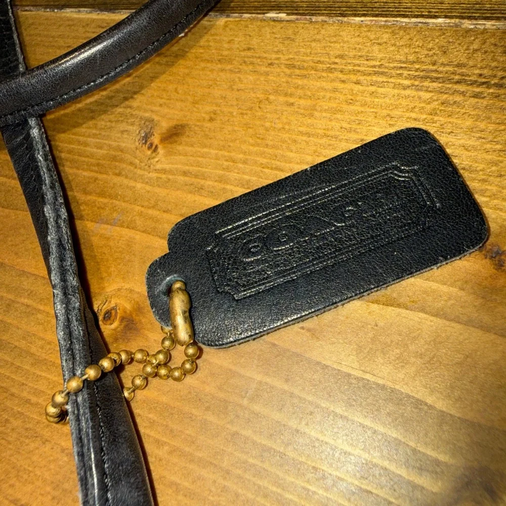 Vintage Coach Dinky NYC USA Black Leather Crossbody Bag + Original 1980s Inserts - Picture 11 of 13